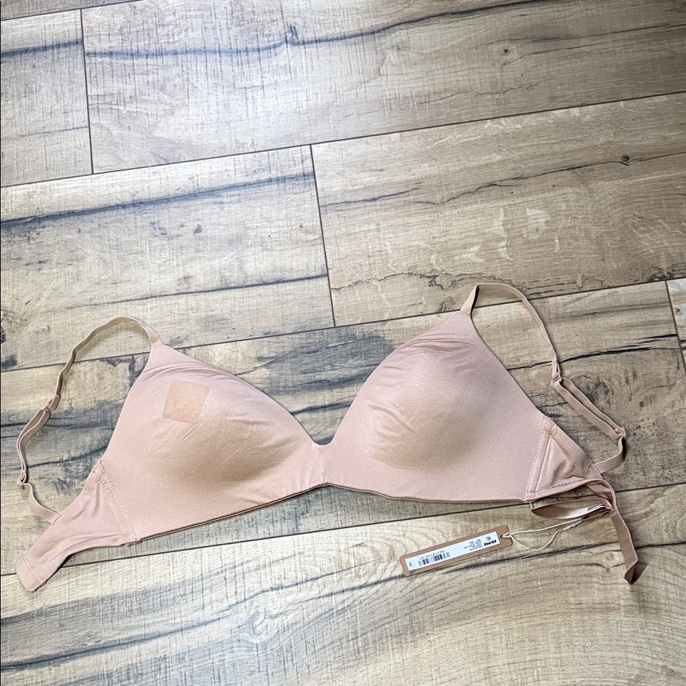 Skims Wireless Form T-Shirt Bra
